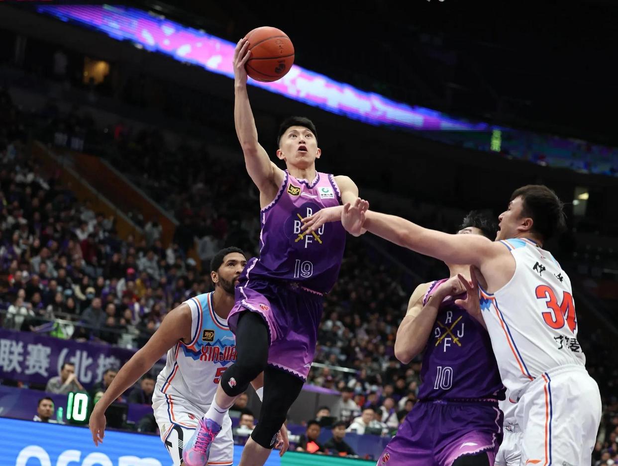 包含窗口期NBA总决赛焦点战，山东泰山状态回暖，引发热议，身体对抗强度拉满的词条