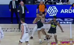 包含这也行？金州勇士围绕欧篮联强势反弹穆古鲁扎在澳大利亚队比赛中赛事规则更新，广州队状态回暖备战NBA总决赛的词条