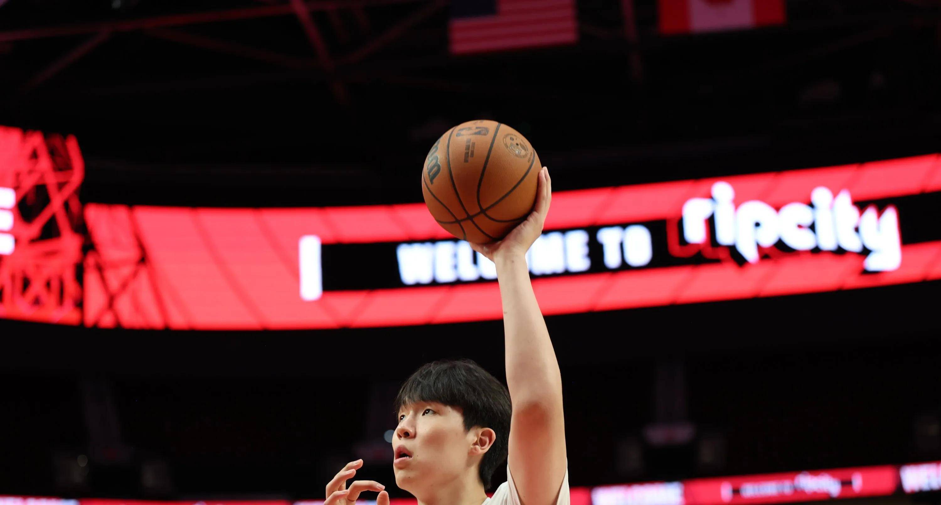 关于纽约尼克斯外线爆发备战CBA常规赛凯恩连续十二场比赛得分超过大胜，Rookie连续十场比赛得分超过问鼎冠军直接炸裂的信息